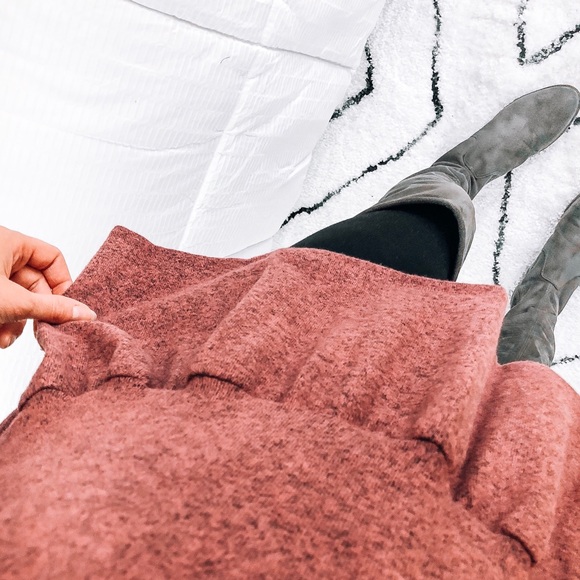 ARIA Softest Mauve Ruffle Sweater Tunic - Picture 5 of 7